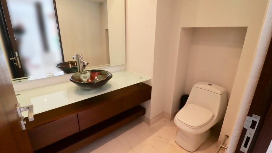 Cumbres de Guadalc?zar, Morelia, Michoacán de Ocampo, 58278, Mexico, 4 Bedrooms Bedrooms, ,4 BathroomsBathrooms,Residential,For Sale,Cumbres de Guadalc?zar,1578001