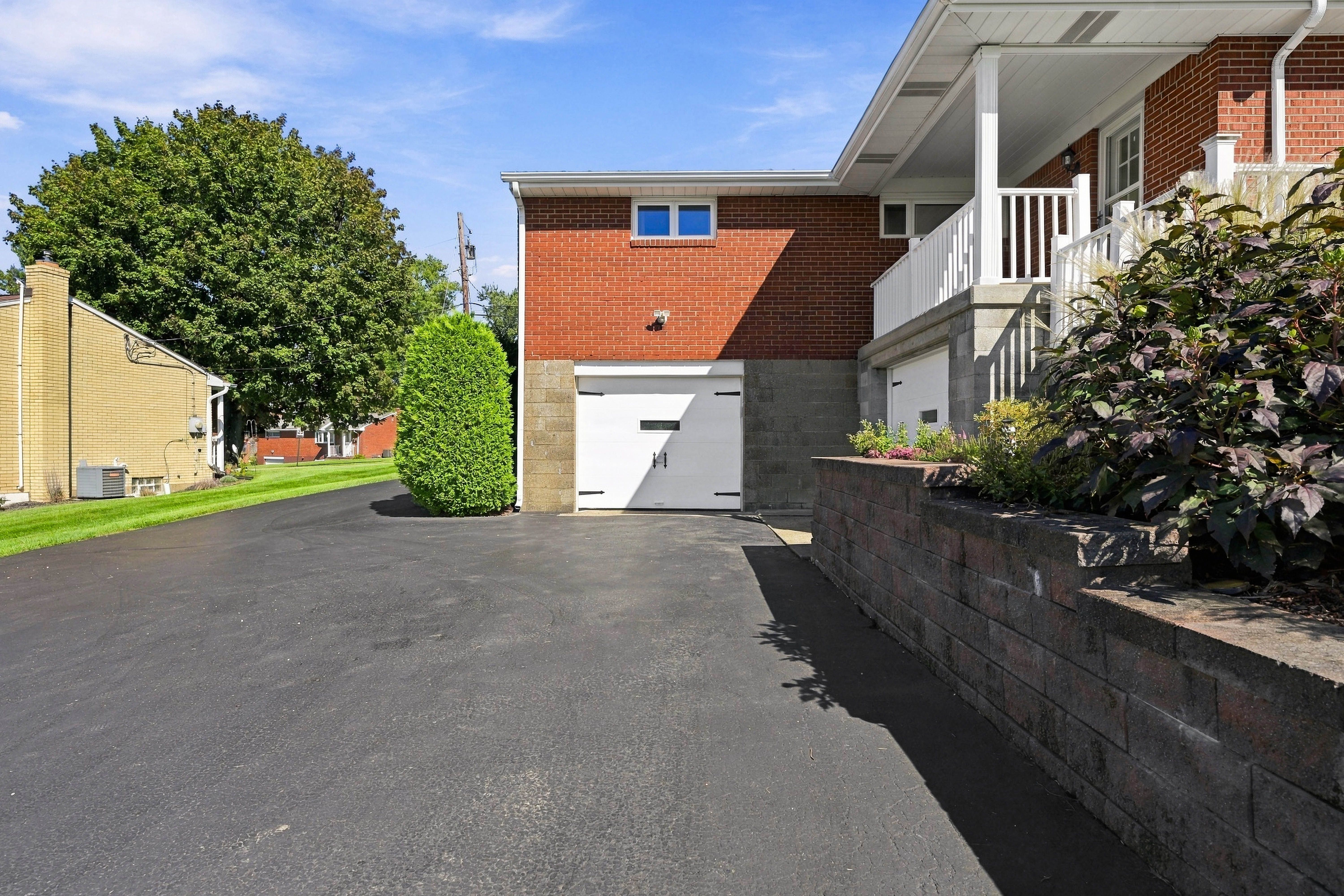  16 South Rolling Hills Avenue, Irwin, PA 15642 - 物件實景