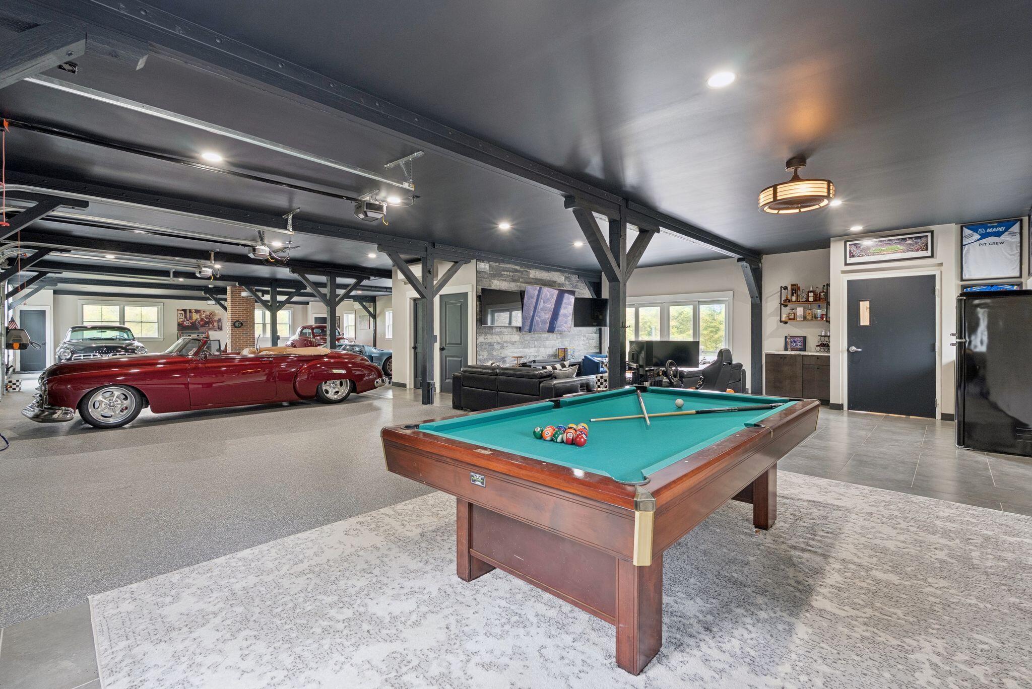 Falmouth, Maine, 04105, United States, 3 Bedrooms Bedrooms, ,4 BathroomsBathrooms,Residential,For Sale,1975511