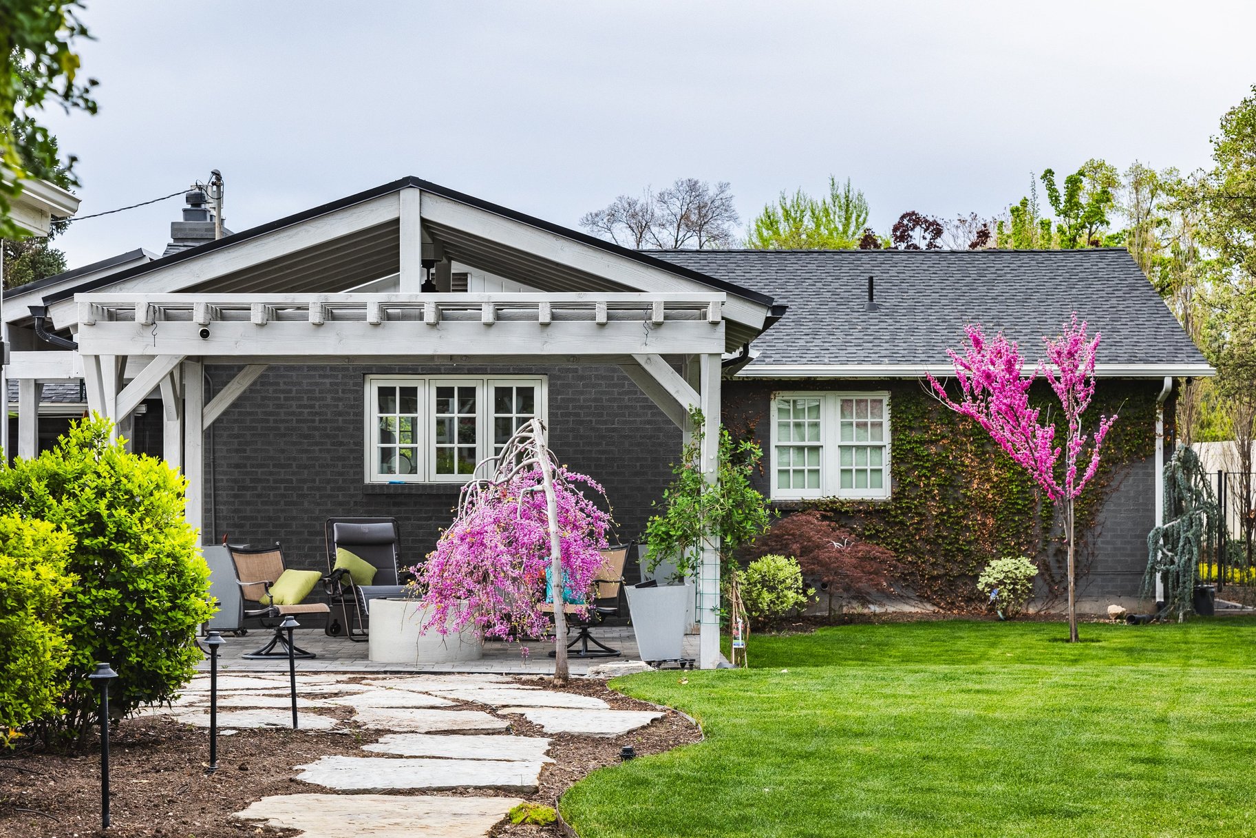  Tastefully Updated Holladay Rambler on .60 acre Manicured Lot - 物件實景