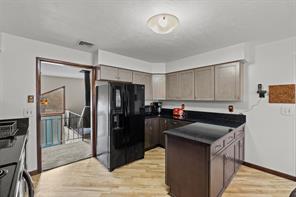 Poughkeepsie, New York, 12603, United States, 4 Bedrooms Bedrooms, ,3 BathroomsBathrooms,Residential,For Sale,1927911
