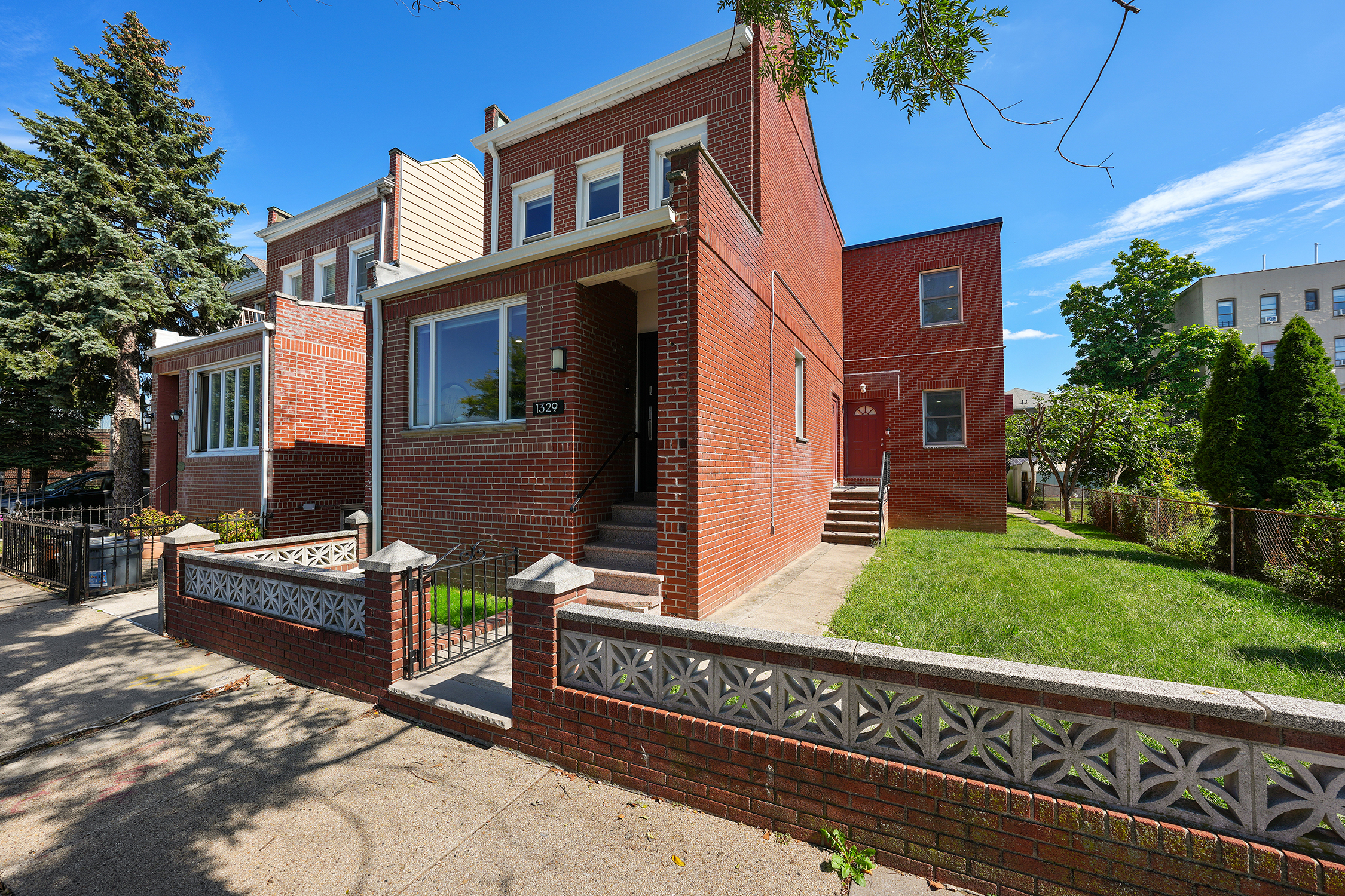 Brooklyn, New York, 11230, United States, 4 Bedrooms Bedrooms, ,4 BathroomsBathrooms,Residential,For Sale,1981094