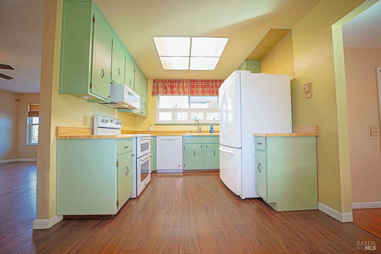Vacaville, California, 95687, United States, 3 Bedrooms Bedrooms, ,2 BathroomsBathrooms,Residential,For Sale,1882664