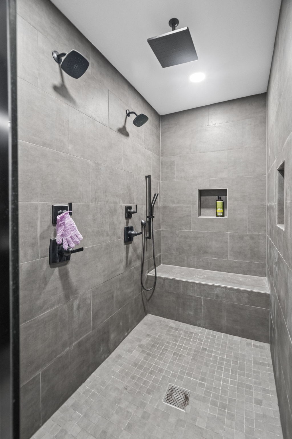 Bethpage, Tennessee, 37022, United States, 2 Bedrooms Bedrooms, ,2 BathroomsBathrooms,Residential,For Sale,1764166