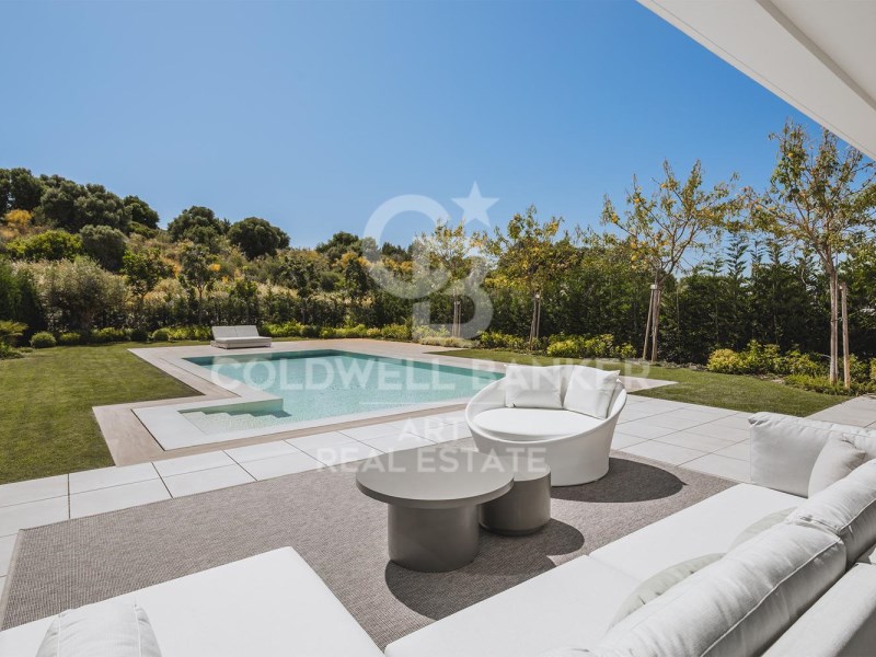 Estepona, Andalusia, ES, 5 Bedrooms Bedrooms, ,5 BathroomsBathrooms,Residential,For Sale,1828254