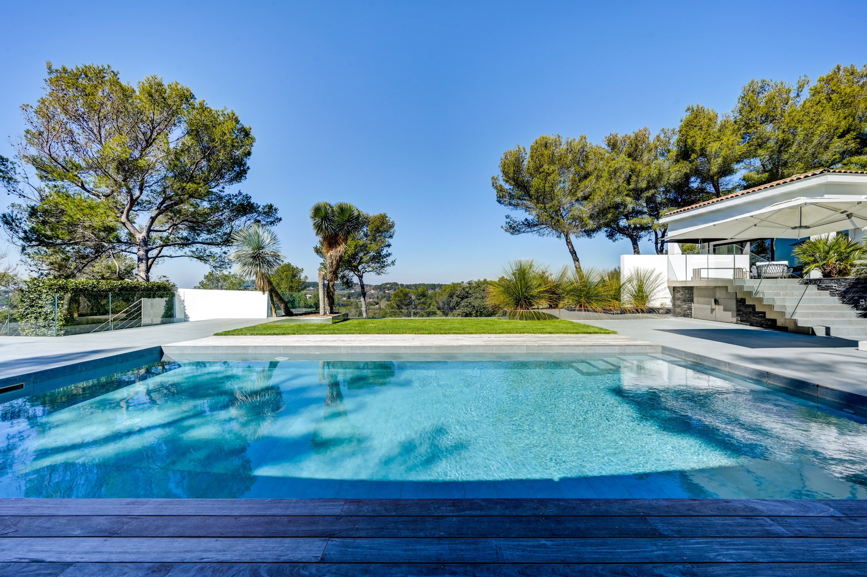  Les Pinchinats — Contemporary Property in a Dominant Position on 7,000 sqm with… - 物件實景