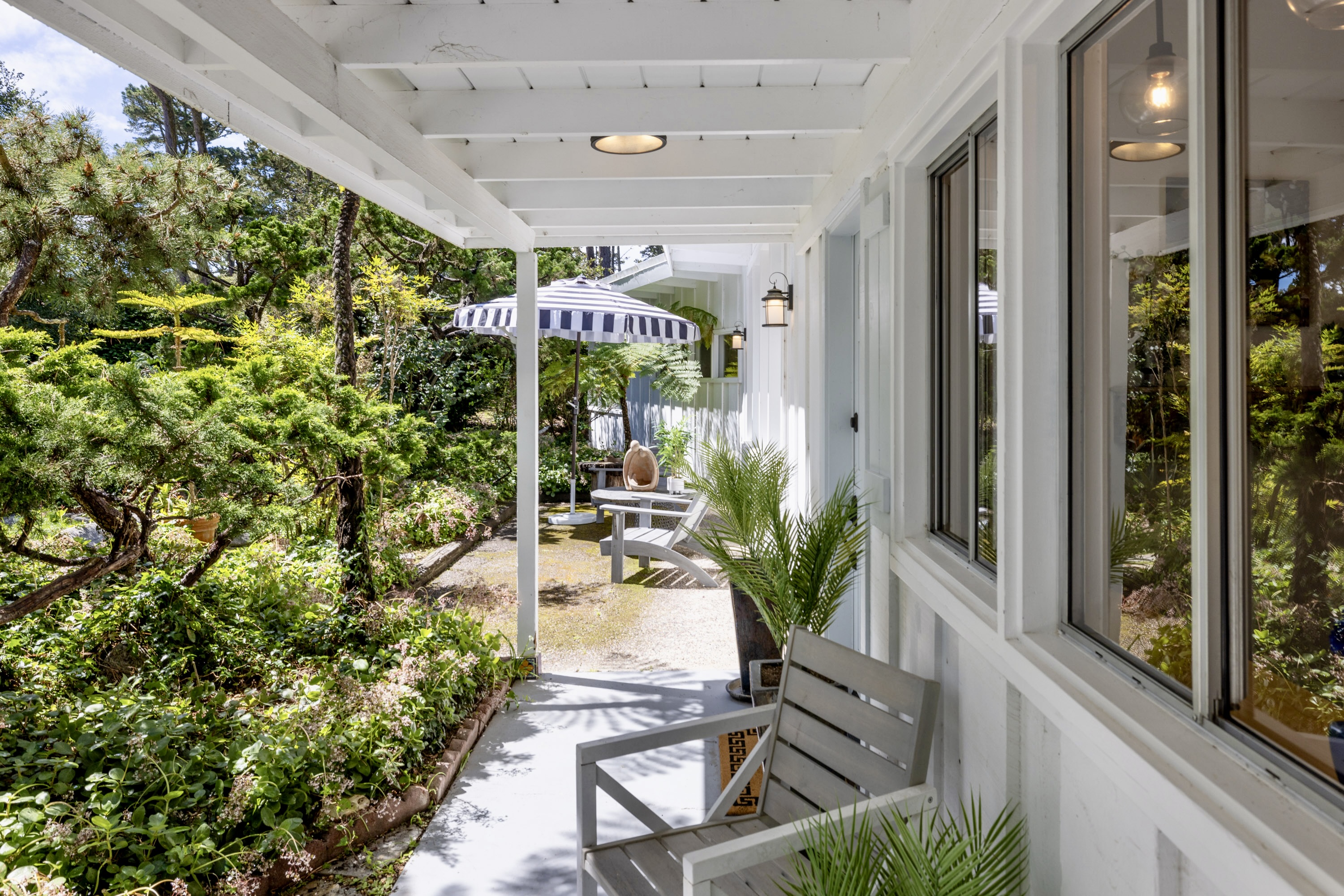  4058 El Bosque Drive - 物件實景