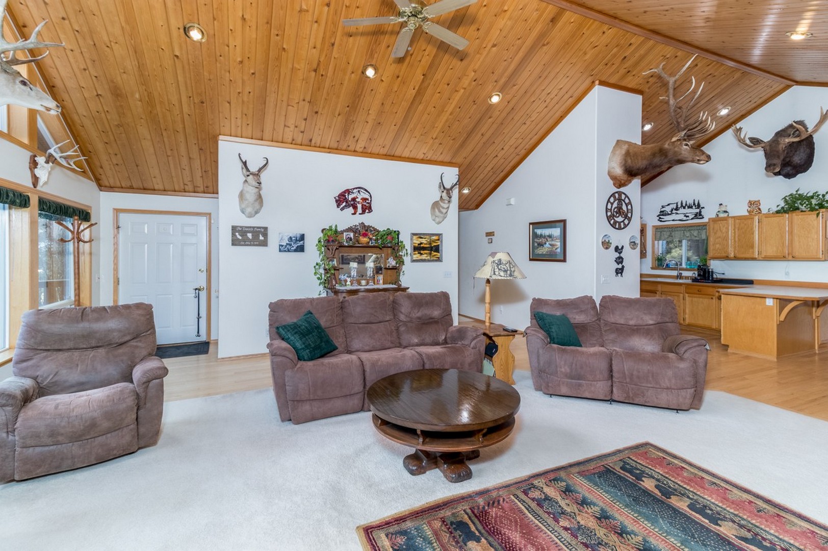 Moyie Springs, Idaho, 83845, United States, 4 Bedrooms Bedrooms, ,3 BathroomsBathrooms,Residential,For Sale,2033523