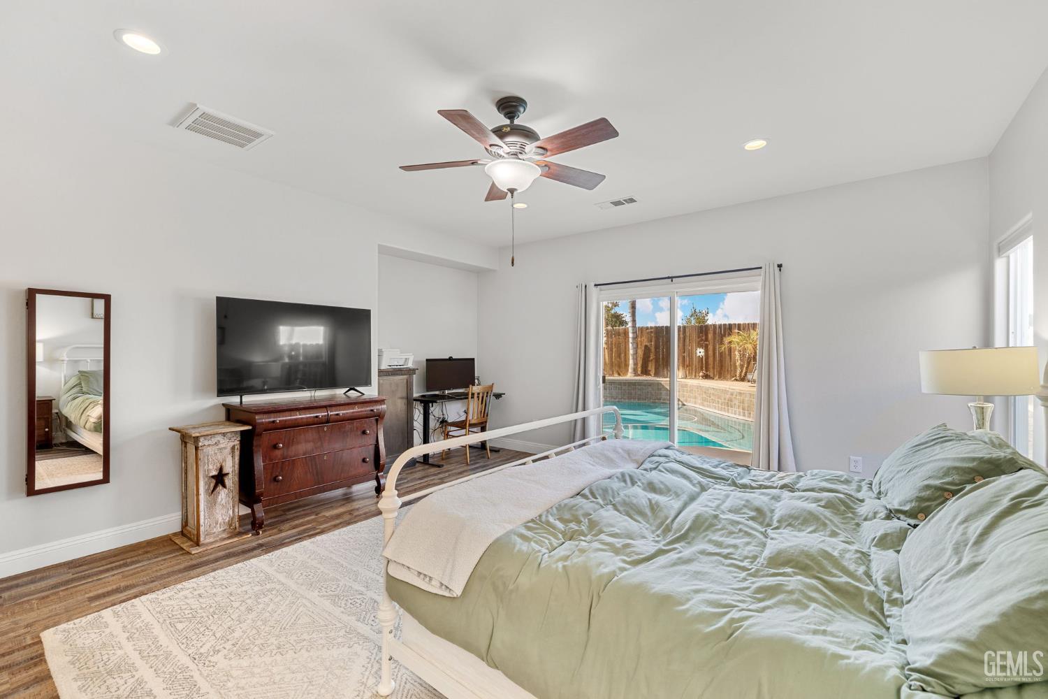 Bakersfield, California, 93312, United States, 3 Bedrooms Bedrooms, ,2 BathroomsBathrooms,Residential,For Sale,1989296