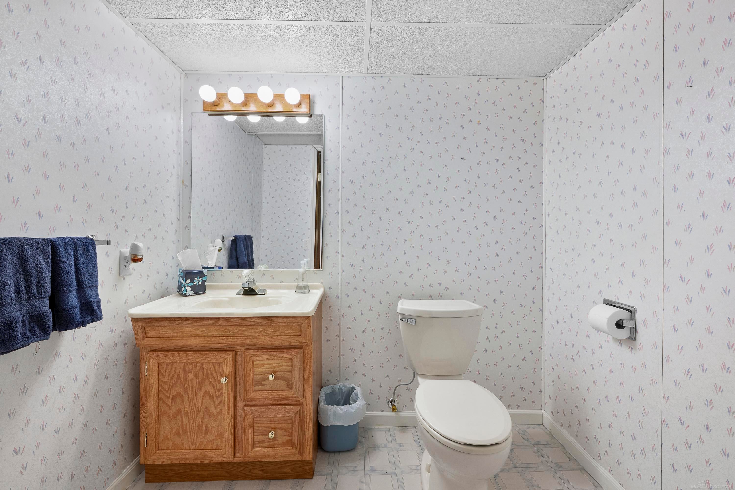 Rochester Hills, Michigan, 48307, United States, 2 Bedrooms Bedrooms, ,4 BathroomsBathrooms,Residential,For Sale,1979749