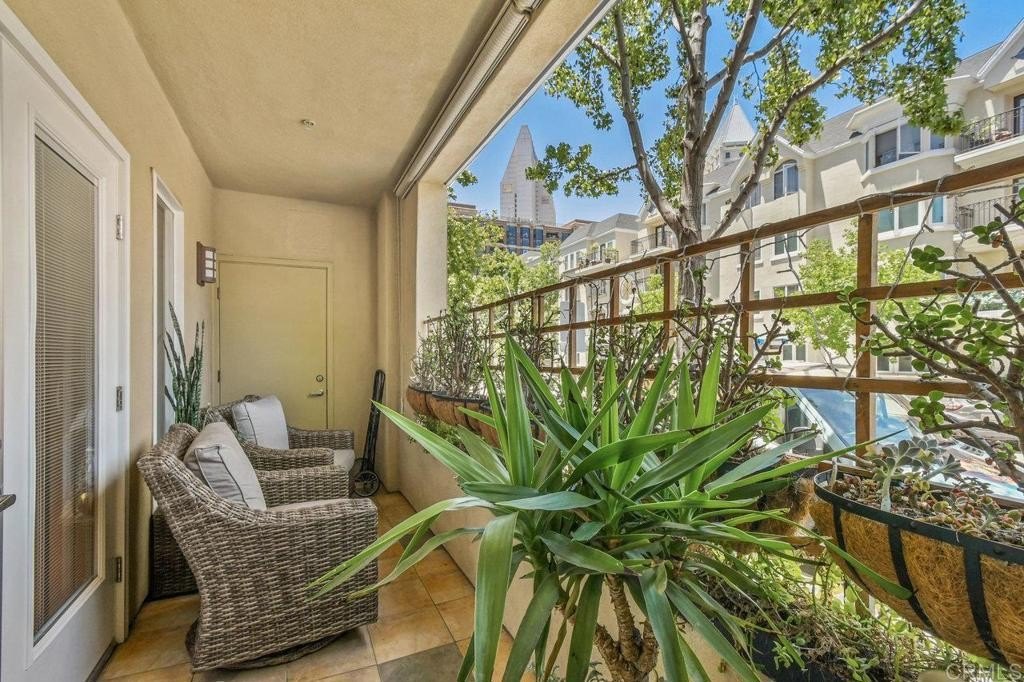 San Diego, California, 92101, United States, 2 Bedrooms Bedrooms, ,3 BathroomsBathrooms,Residential,For Sale,1856536