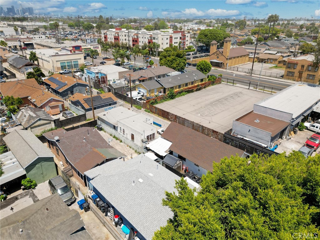 Los Angeles, California, 90003, United States, 5 Bedrooms Bedrooms, ,3 BathroomsBathrooms,Residential,For Sale,1935114