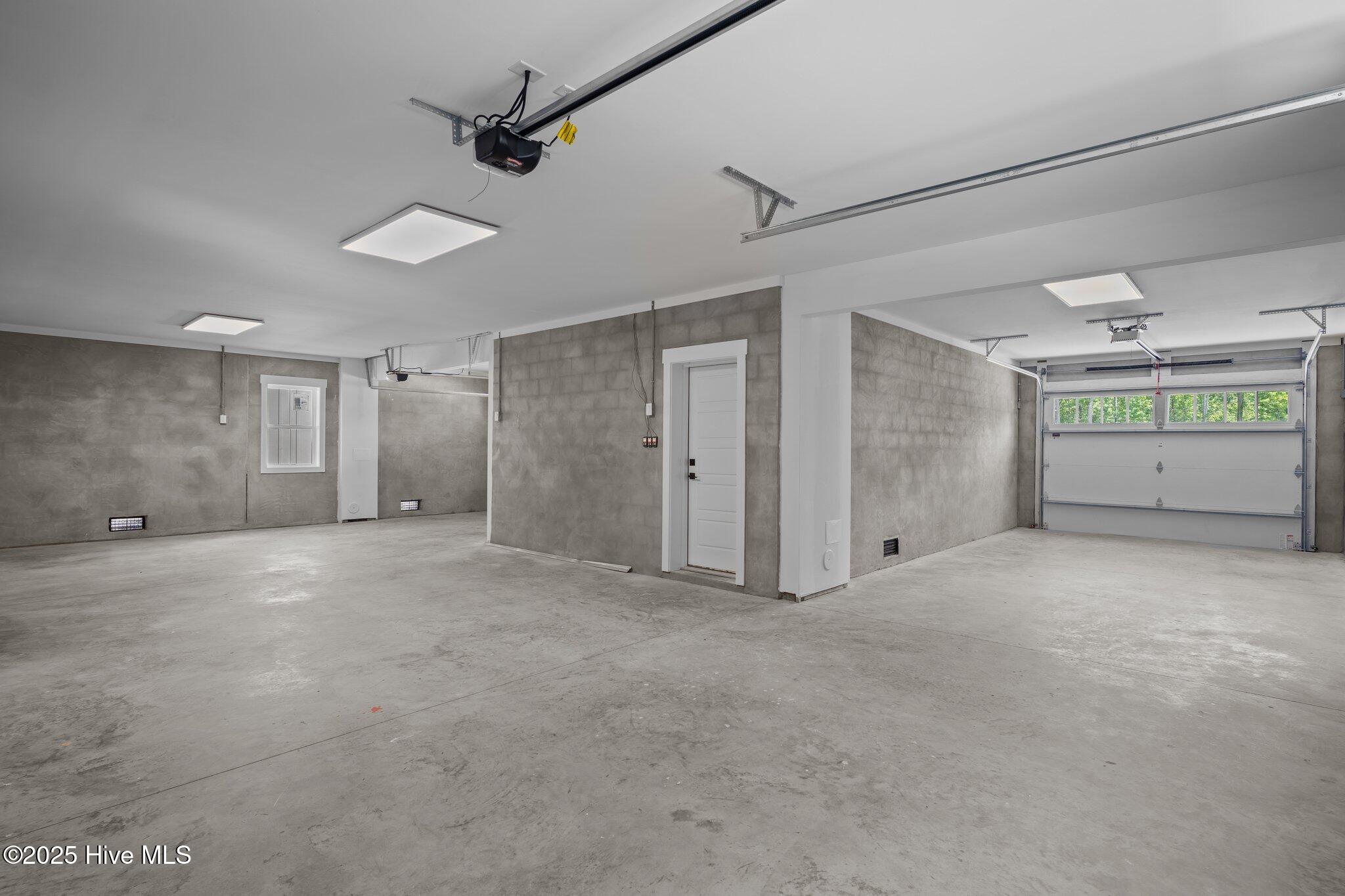 Wilmington, North Carolina, 28411, United States, 4 Bedrooms Bedrooms, ,4 BathroomsBathrooms,Residential,For Sale,1979455