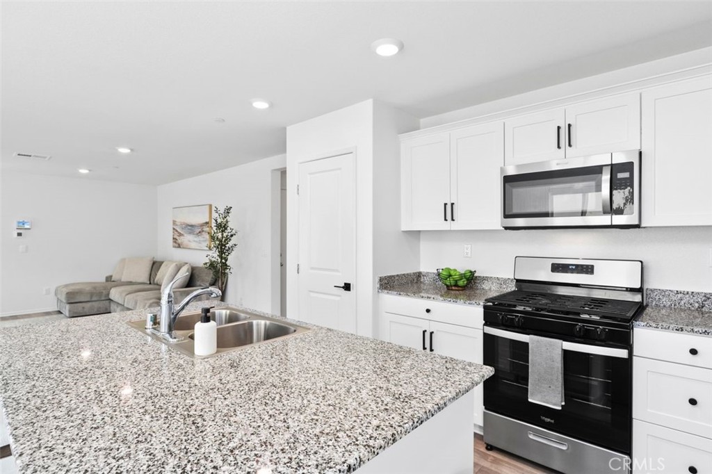 Winchester, California, 92596, United States, 5 Bedrooms Bedrooms, ,3 BathroomsBathrooms,Residential,For Sale,1986511