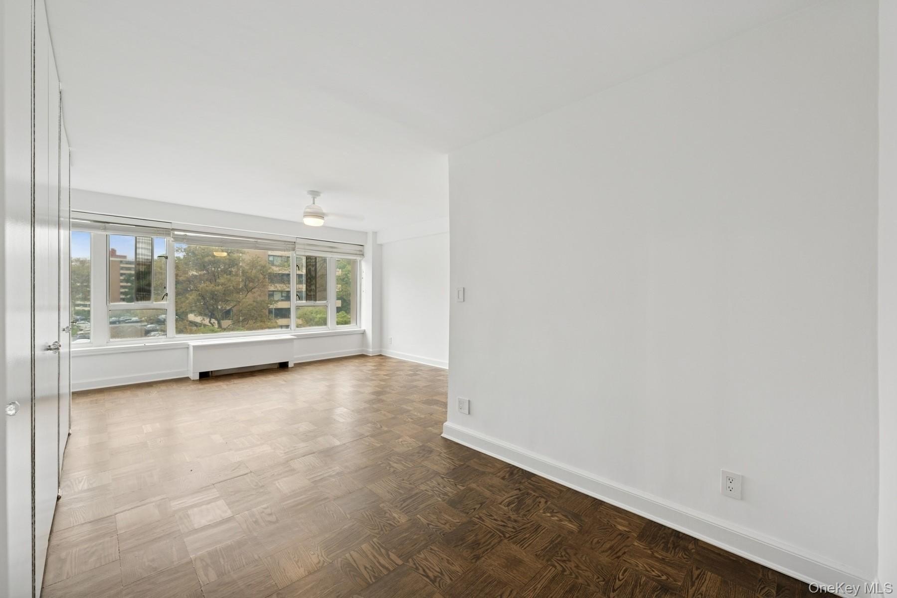 Beechhurst, New York, 11357, United States, 3 Bedrooms Bedrooms, ,2 BathroomsBathrooms,Residential,For Sale,1975309