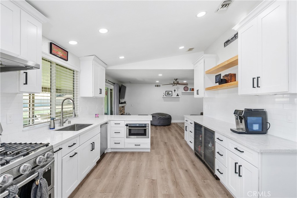 Jurupa Valley, California, 92509, United States, 4 Bedrooms Bedrooms, ,2 BathroomsBathrooms,Residential,For Sale,1987819