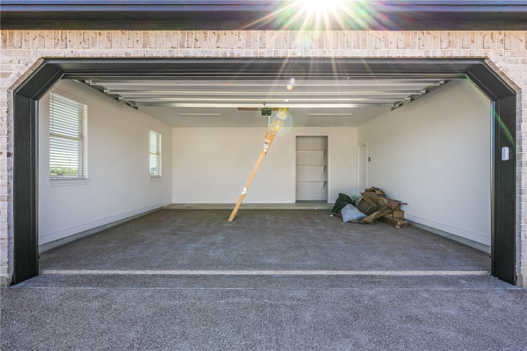 Bryan, Texas, 77808, United States, 3 Bedrooms Bedrooms, ,3 BathroomsBathrooms,Residential,For Sale,1984119