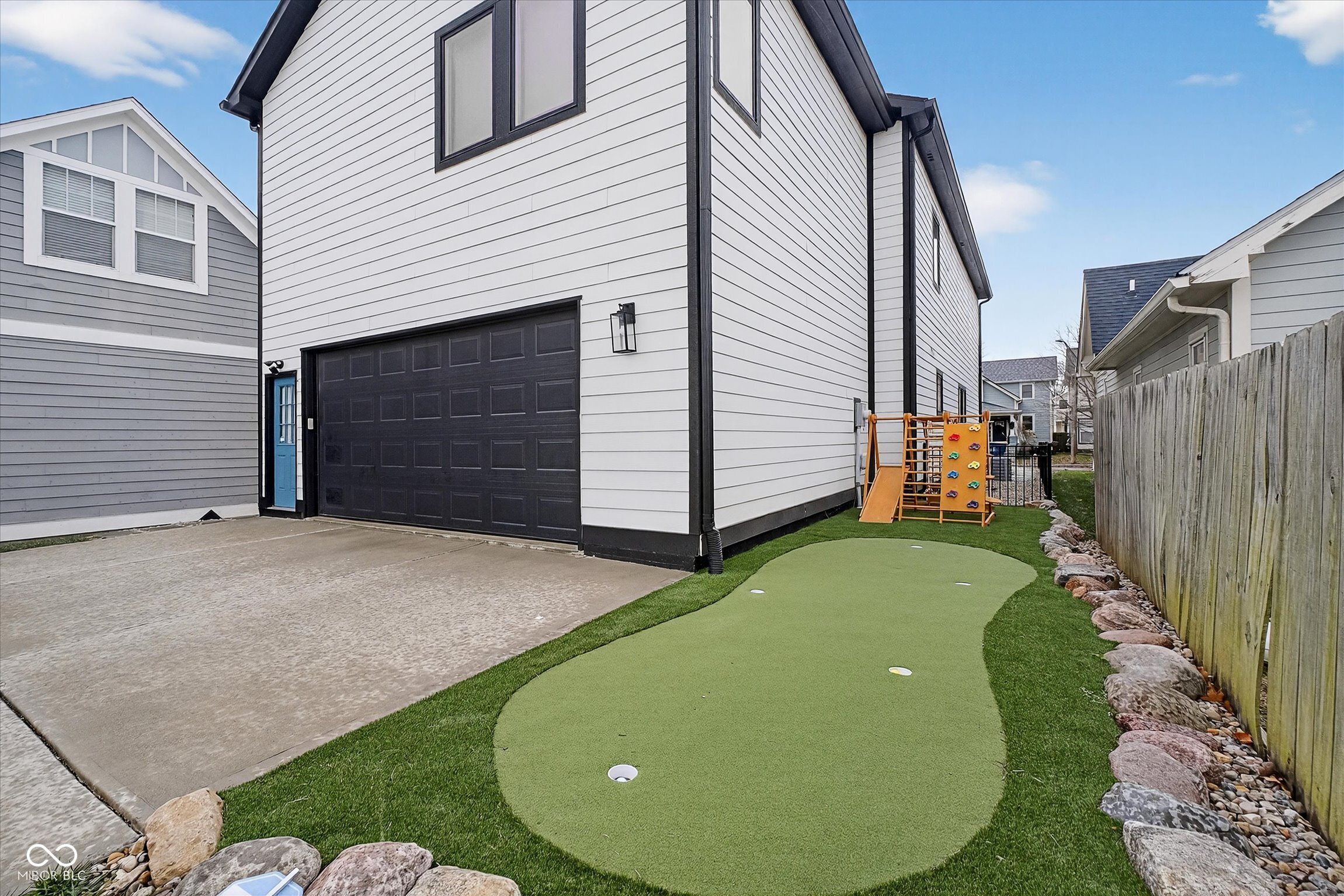 Indianapolis, Indiana, 46202, United States, 4 Bedrooms Bedrooms, ,5 BathroomsBathrooms,Residential,For Sale,2008591