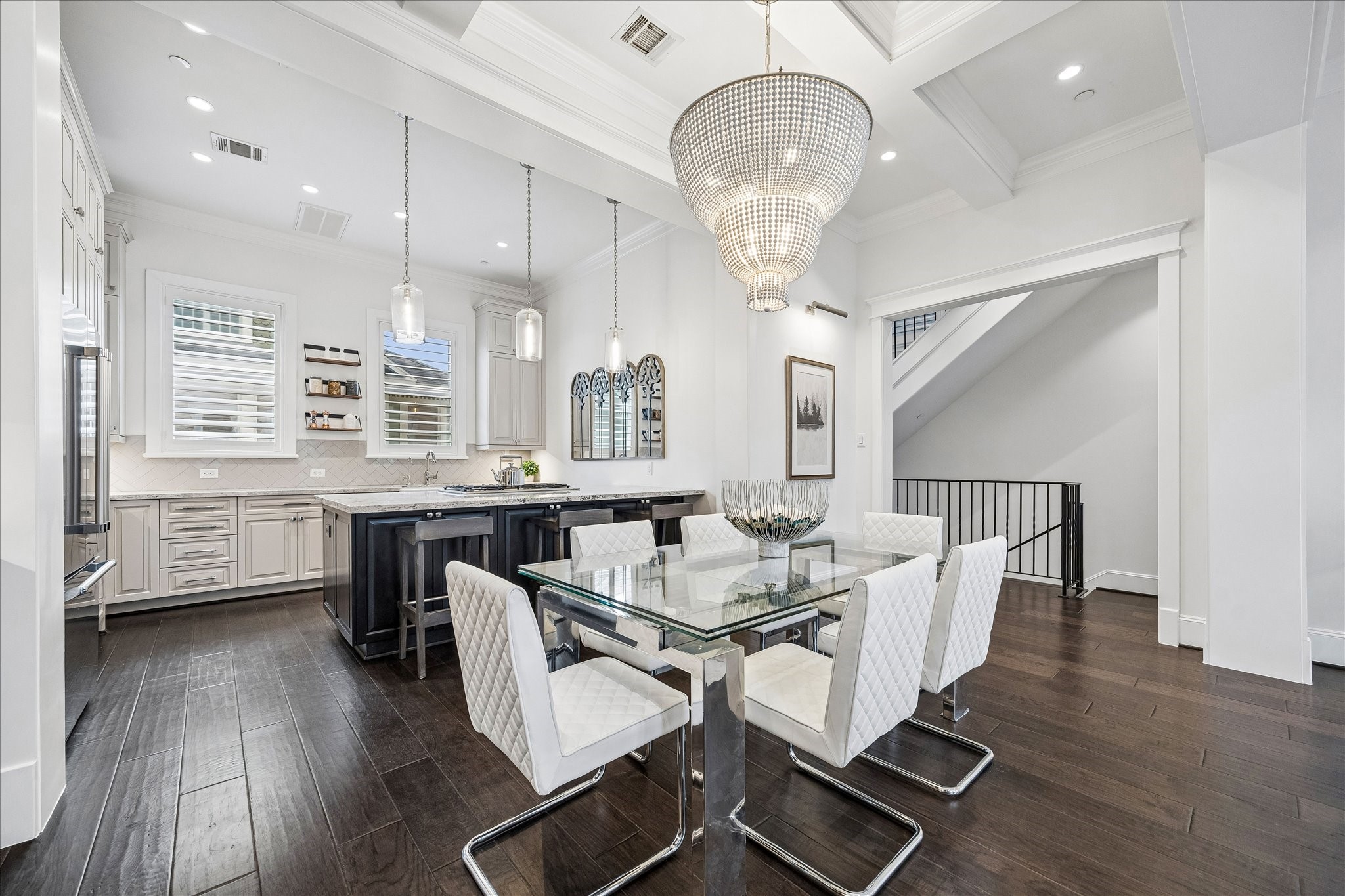  326 W 18th Street - 物件實景