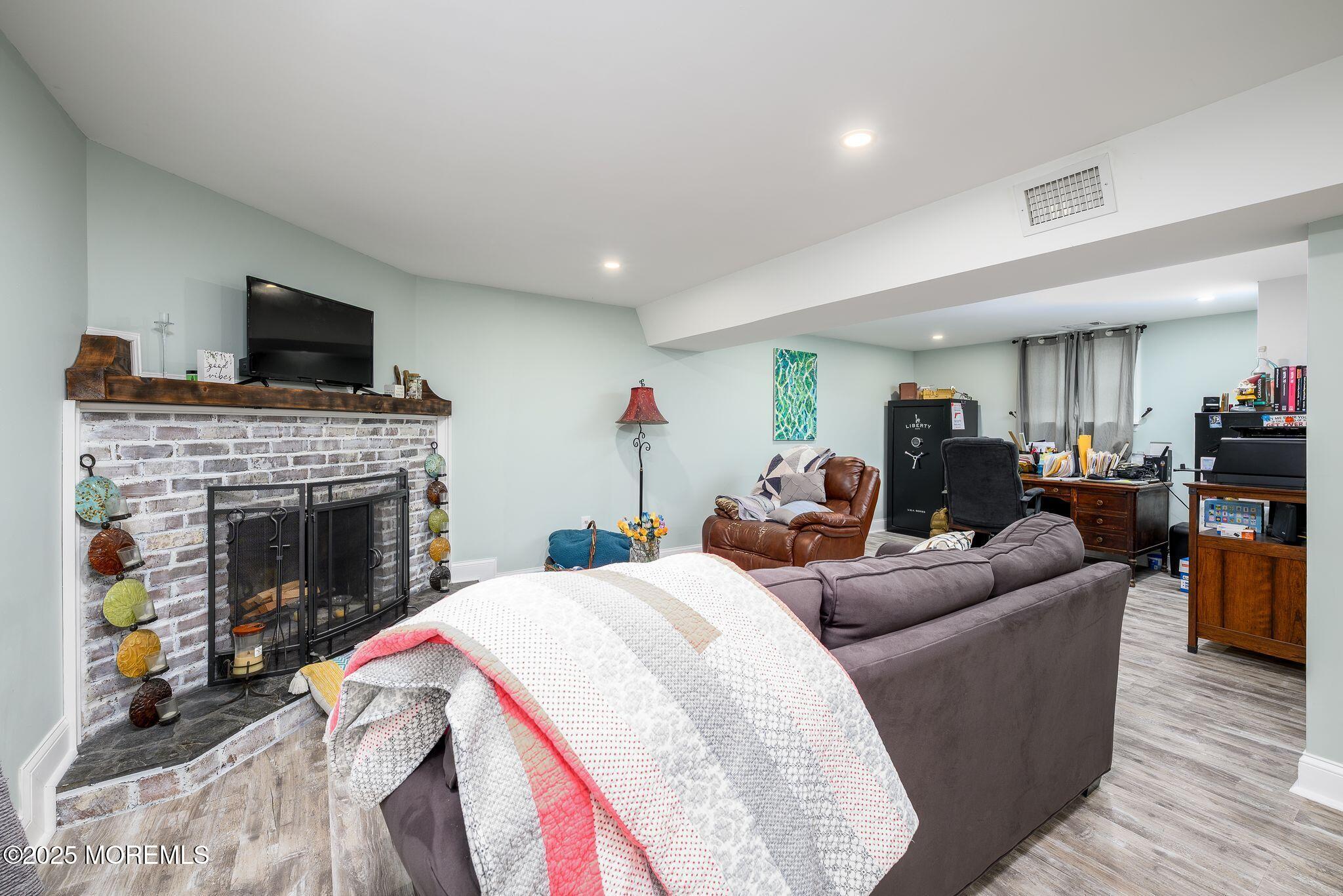 Howell, New Jersey, 07731, United States, 3 Bedrooms Bedrooms, ,2 BathroomsBathrooms,Residential,For Sale,1890448