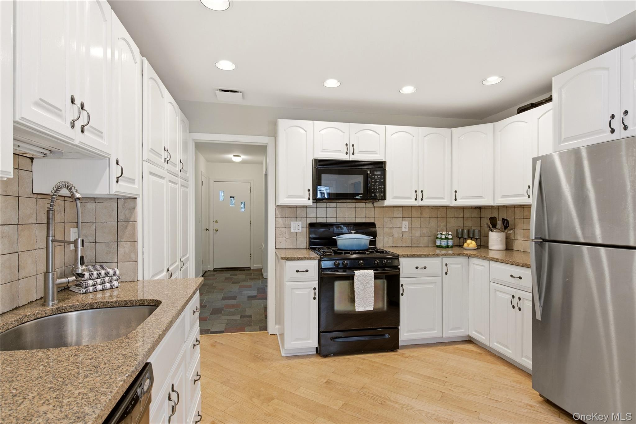  11 Pennington Drive, Huntington, NY, 11743 - 物件實景