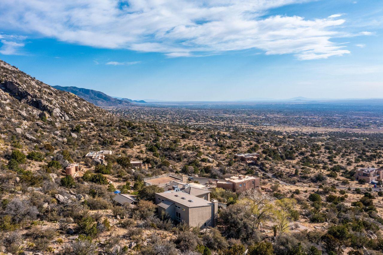 Albuquerque, New Mexico, 87122, United States, 4 Bedrooms Bedrooms, ,5 BathroomsBathrooms,Residential,For Sale,1766208