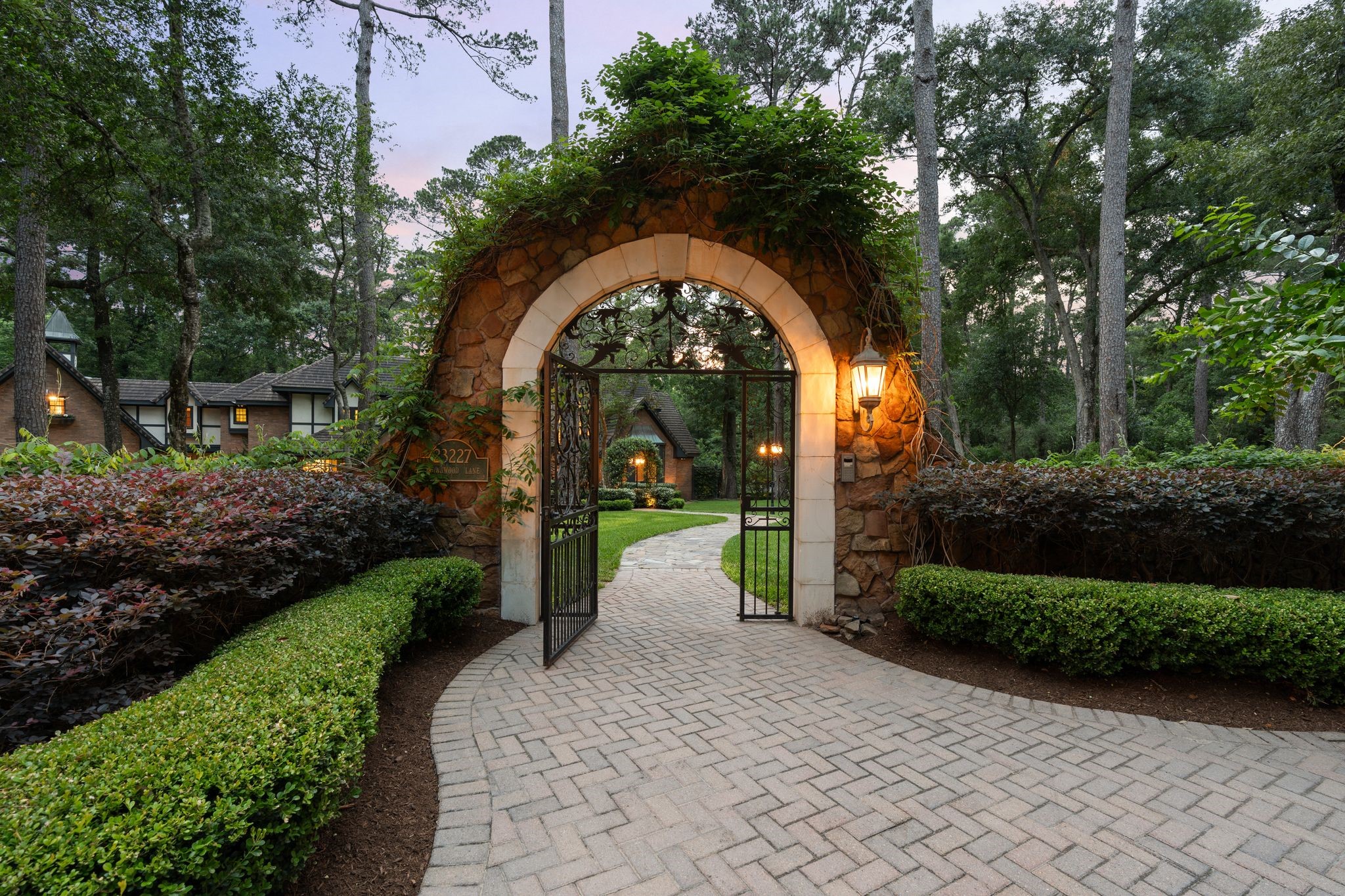  23227 Brownwood Lane - 物件實景