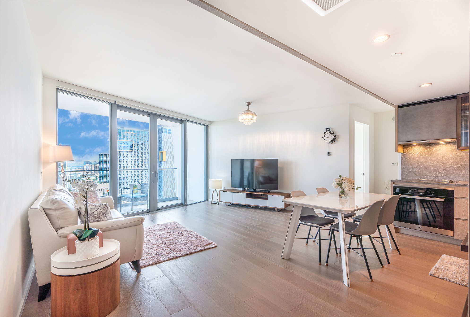 Honolulu, Hawaii, 96814, United States, 1 Bedroom Bedrooms, ,1 BathroomBathrooms,Residential,For Sale,1978157