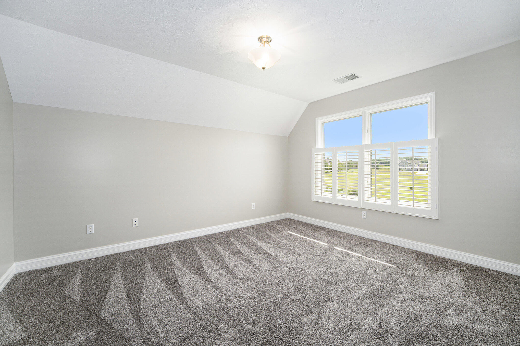 La Porte, Indiana, 46350, United States, 3 Bedrooms Bedrooms, ,3 BathroomsBathrooms,Residential,For Sale,1990214