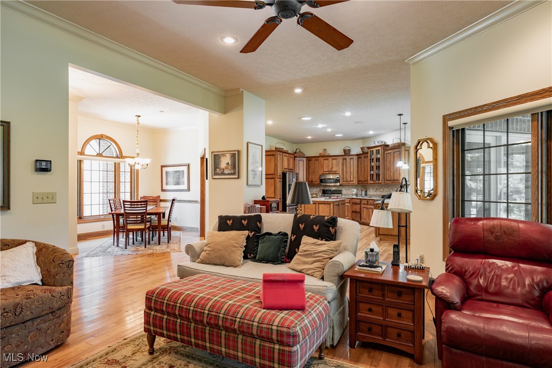 Vienna, West Virginia, 26105, United States, 4 Bedrooms Bedrooms, ,3 BathroomsBathrooms,Residential,For Sale,1902591
