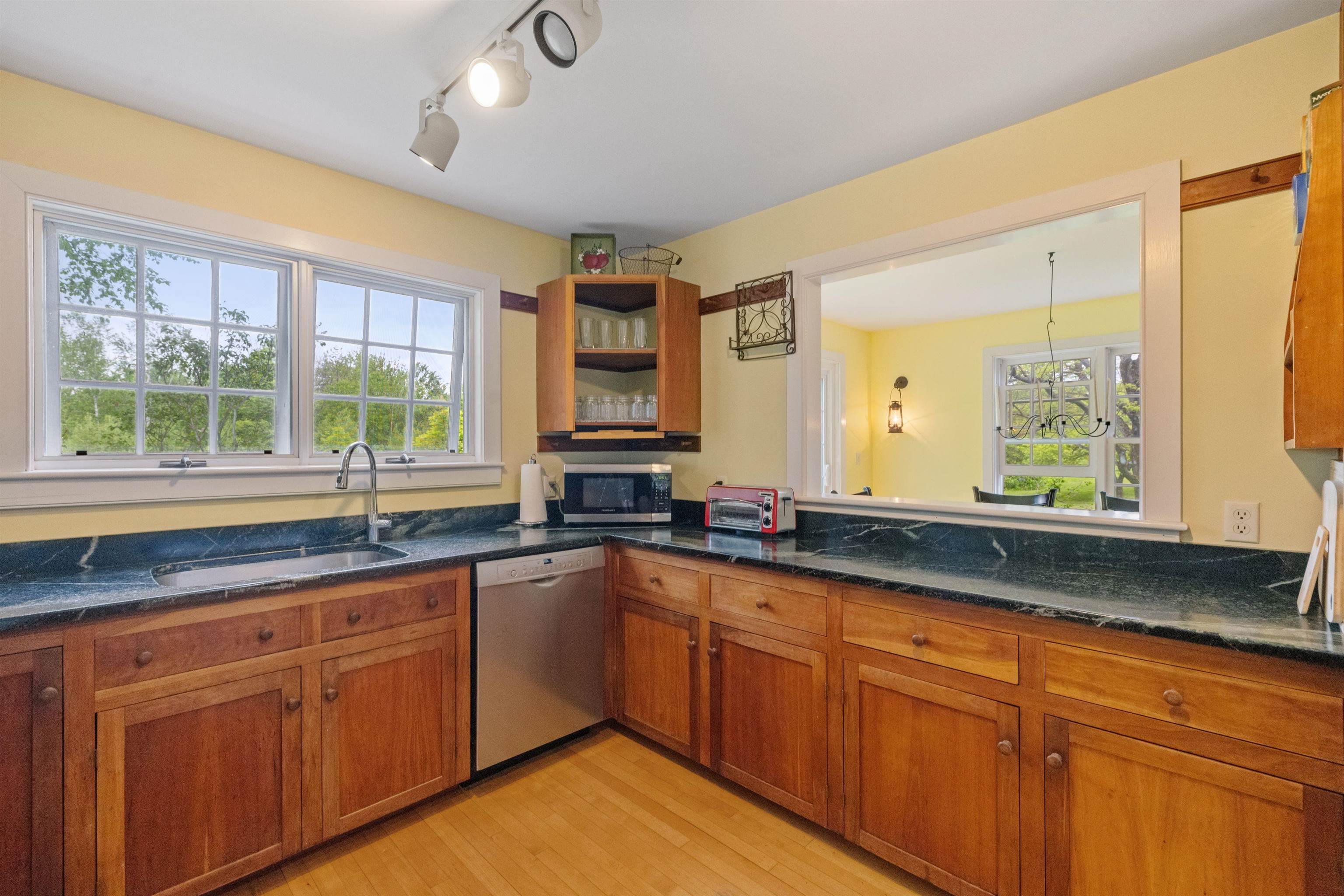 Hillsborough, New Hampshire, 03244, United States, 3 Bedrooms Bedrooms, ,2 BathroomsBathrooms,Residential,For Sale,1840284