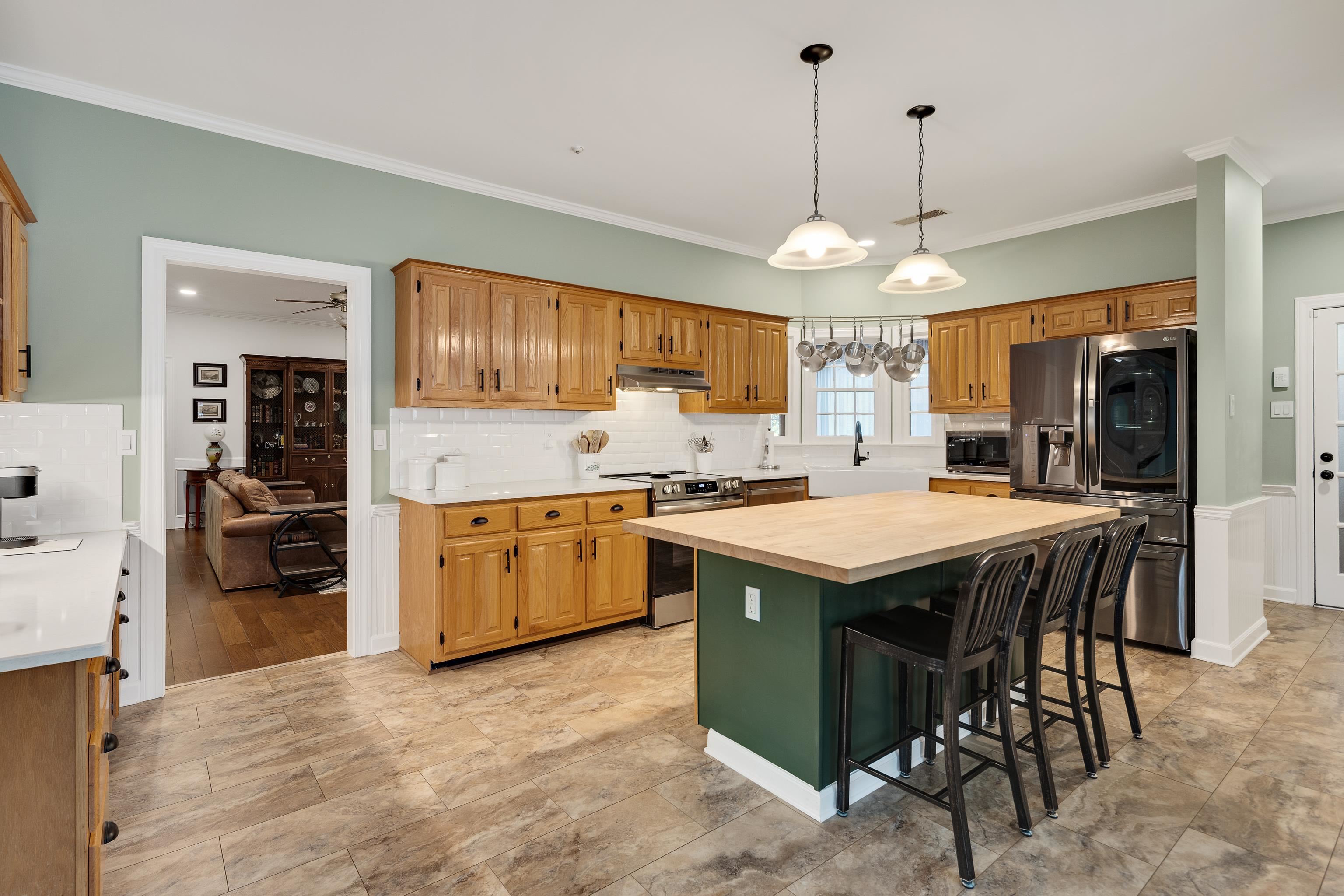 Memphis, Tennessee, 38117, United States, 4 Bedrooms Bedrooms, ,3 BathroomsBathrooms,Residential,For Sale,1972441