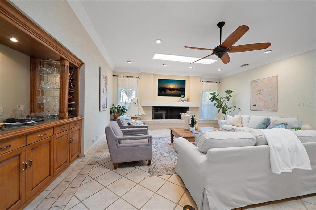 Dunedin, Florida, 34698, United States, 4 Bedrooms Bedrooms, ,3 BathroomsBathrooms,Residential,For Sale,1995790