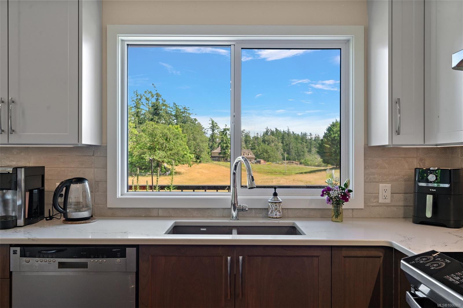 SAANICH, British Columbia, V9E 2C8, CA, 5 Bedrooms Bedrooms, ,Residential,For Sale,1890664