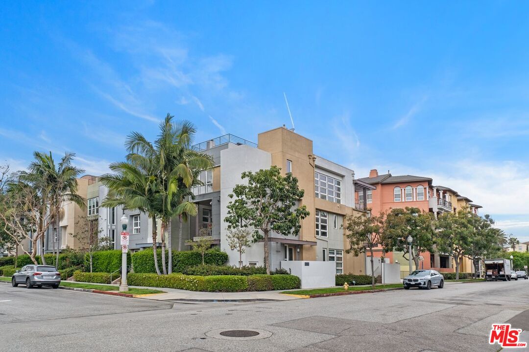Los Angeles, California, 90094, United States, 3 Bedrooms Bedrooms, ,4 BathroomsBathrooms,Residential,For Sale,1947041