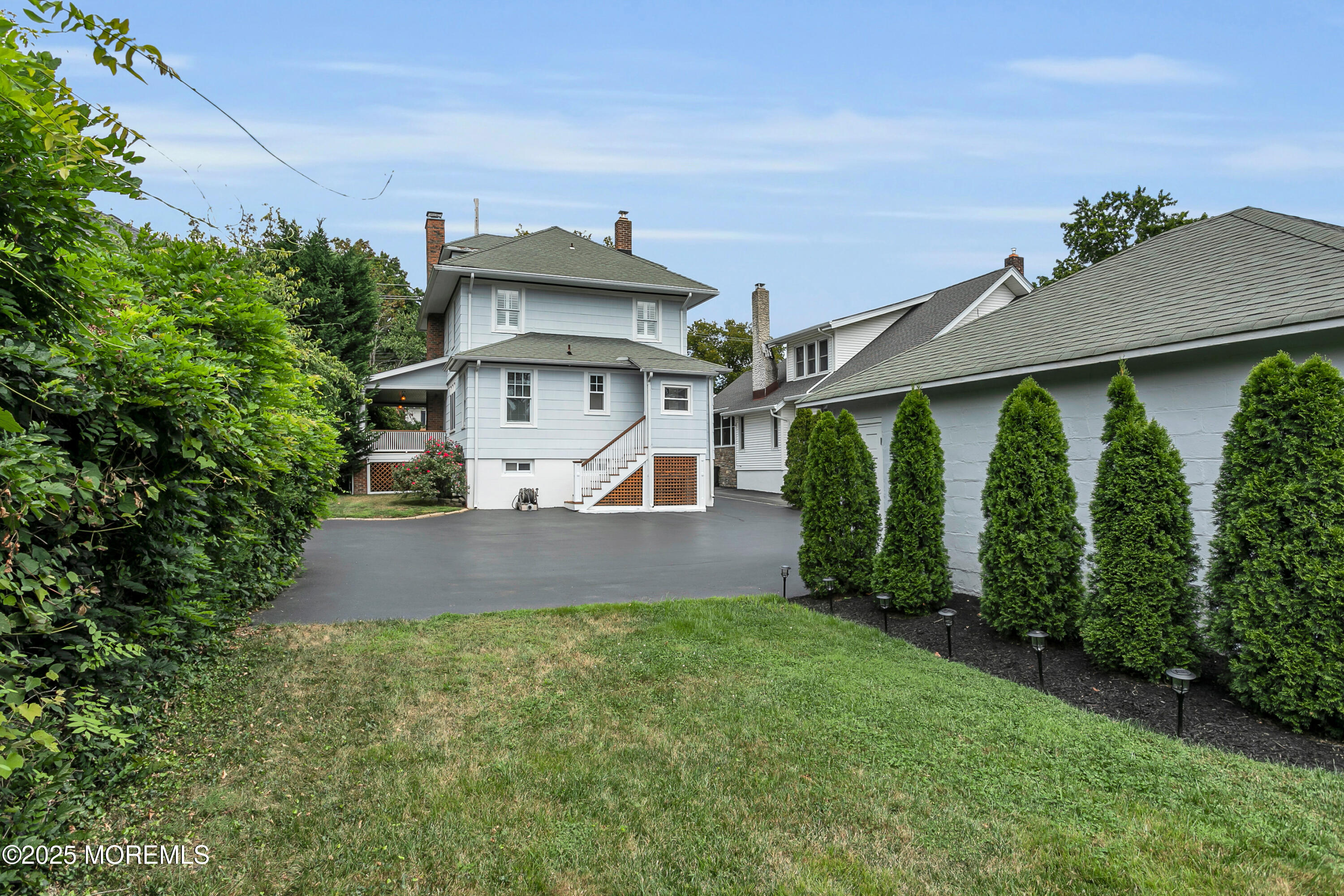 Red Bank, New Jersey, 07701, United States, 3 Bedrooms Bedrooms, ,2 BathroomsBathrooms,Residential,For Sale,1920551