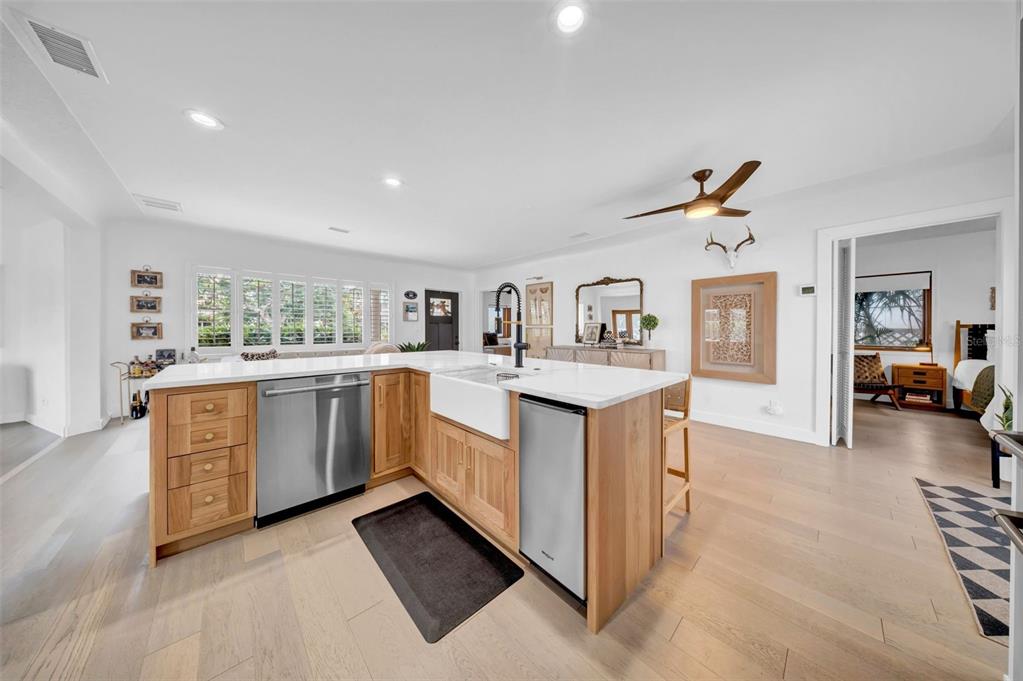 St Petersburg, Florida, 33704, United States, 2 Bedrooms Bedrooms, ,2 BathroomsBathrooms,Residential,For Sale,1897453