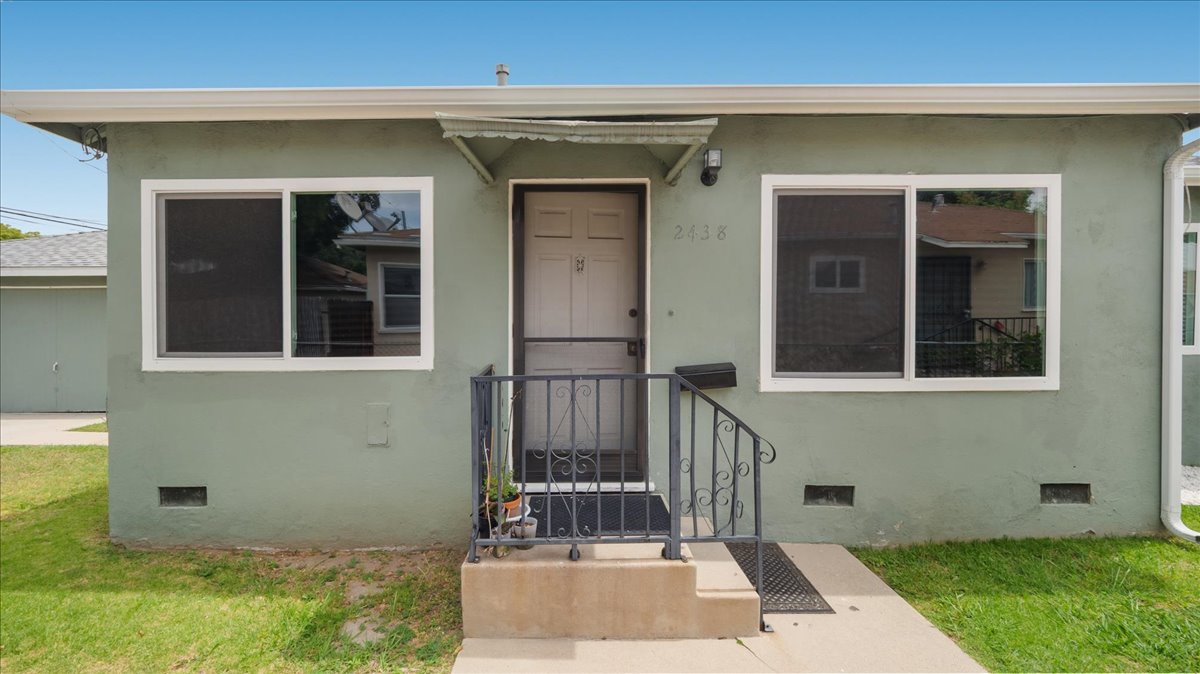 Montebello, California, 90640, United States, 2 Bedrooms Bedrooms, ,2 BathroomsBathrooms,Residential,For Sale,1930342