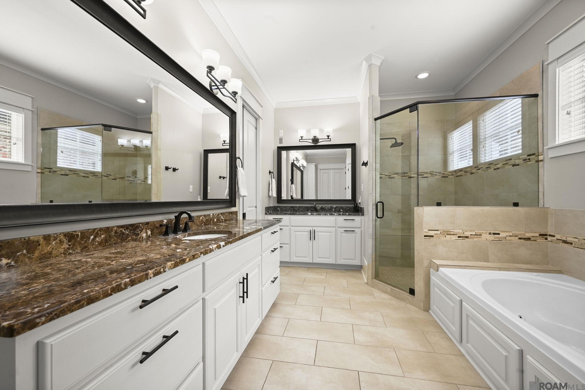 Baton Rouge, Louisiana, 70810, United States, 4 Bedrooms Bedrooms, ,4 BathroomsBathrooms,Residential,For Sale,2005537