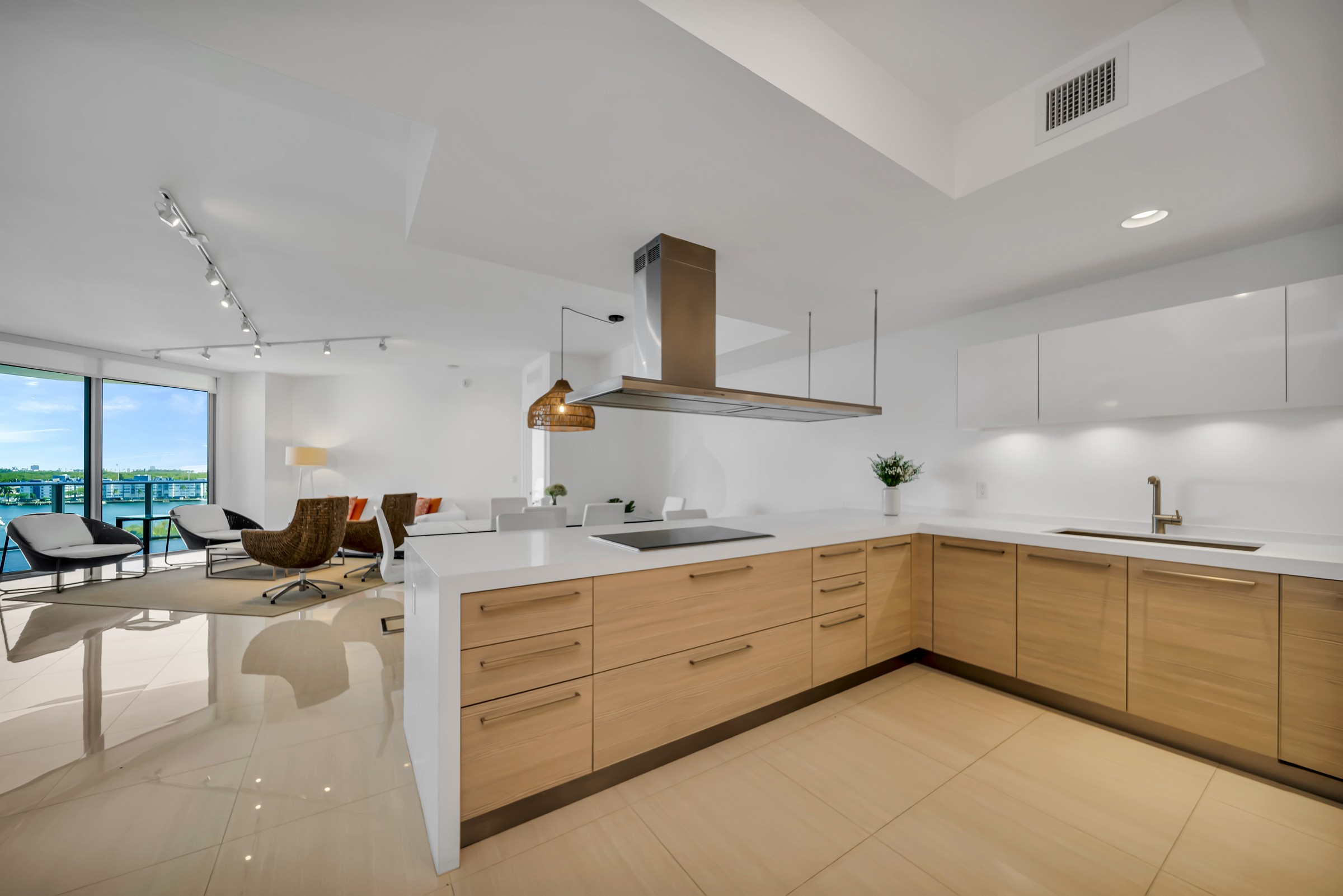  17301 Biscayne Blvd, North Miami Beach, FL, 33160 - 物件實景