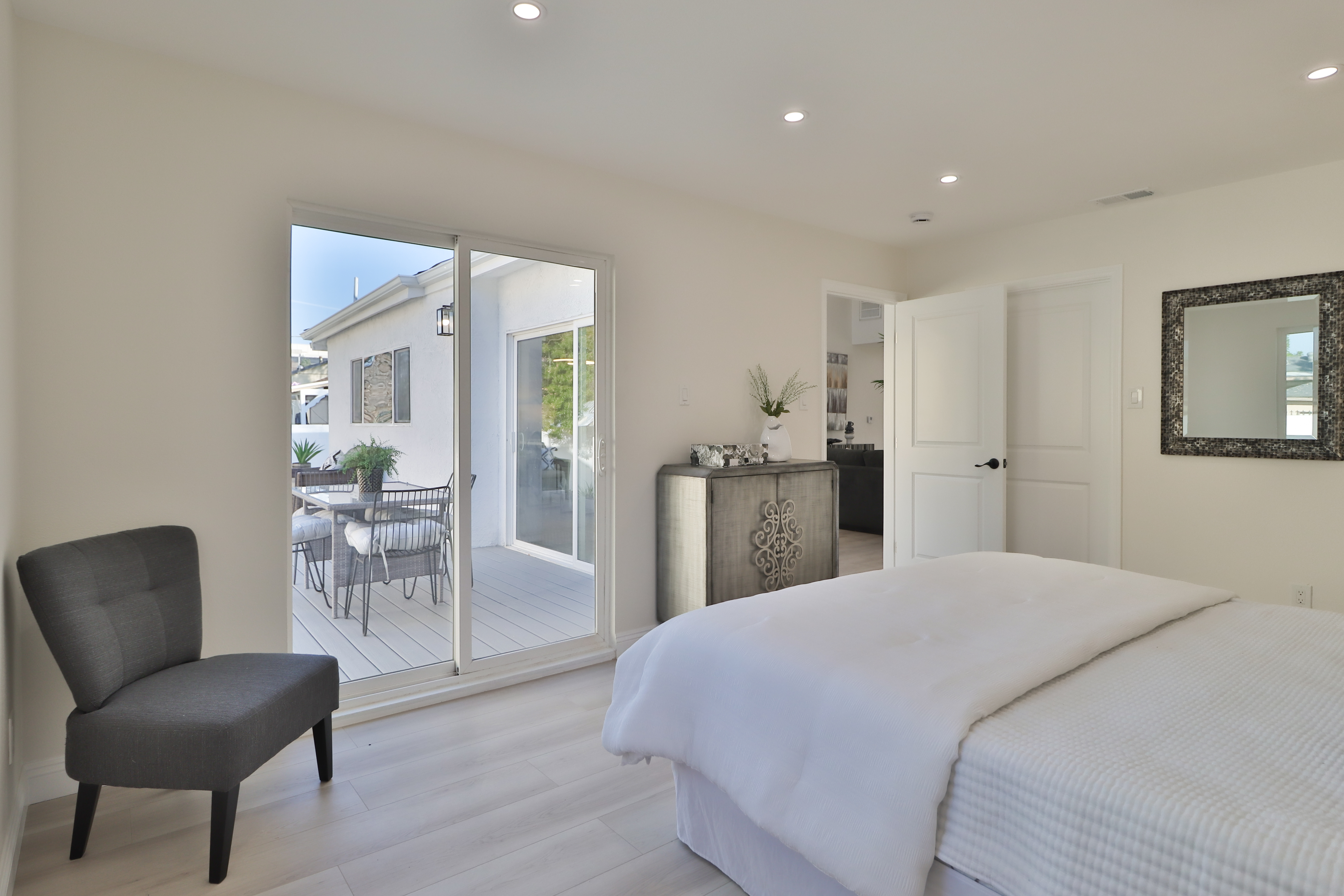 Woodland Hills, California, 91303, United States, 6 Bedrooms Bedrooms, ,7 BathroomsBathrooms,Residential,For Sale,1838273