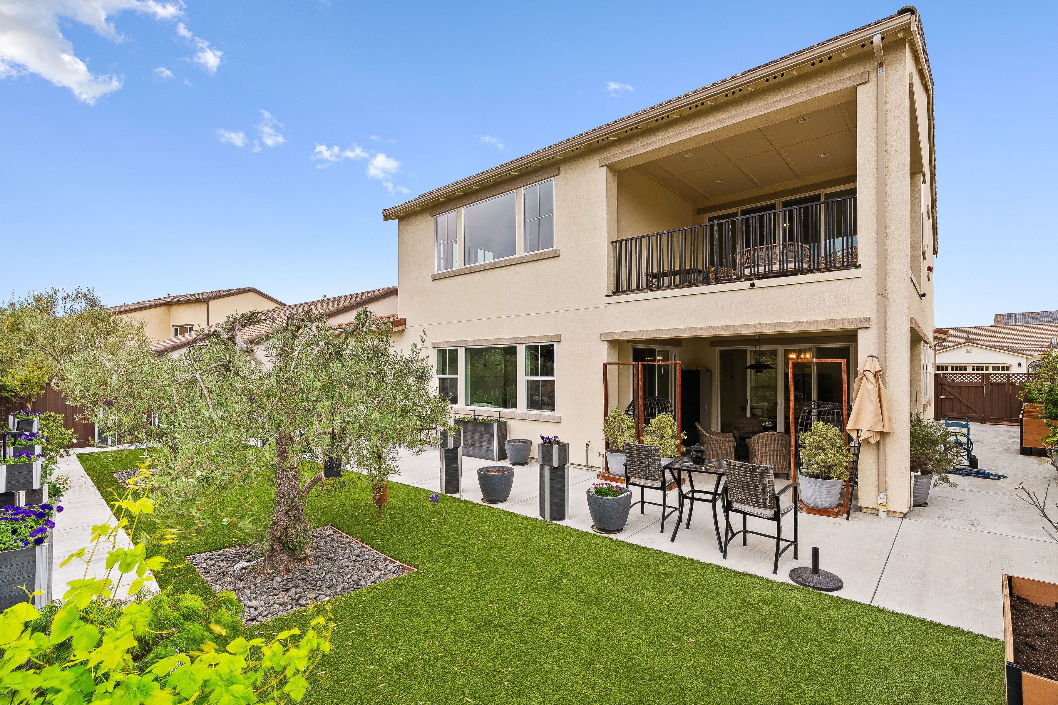  600 Bluffs Drive - 物件實景