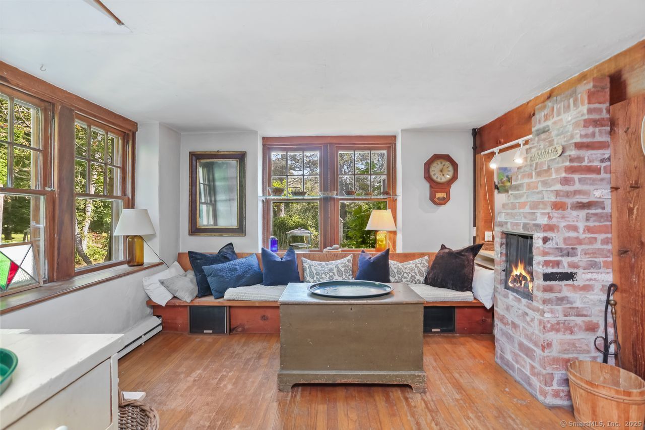 Westport, Connecticut, 06880, United States, 4 Bedrooms Bedrooms, ,3 BathroomsBathrooms,Residential,For Sale,1938739