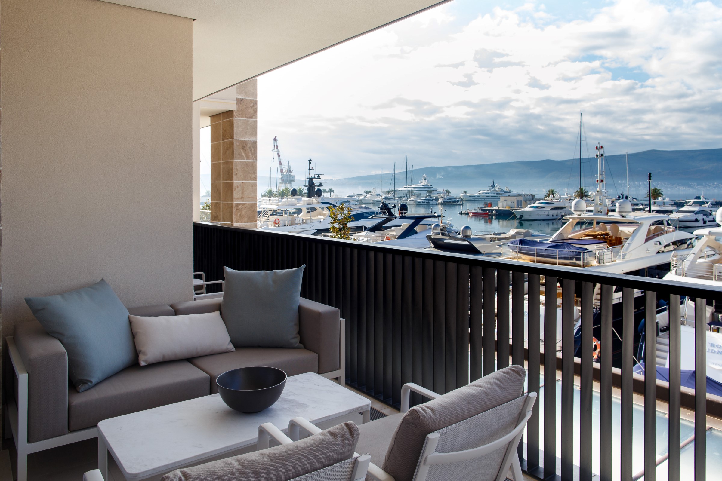 Baia 2bdr Waterfront Apartment 