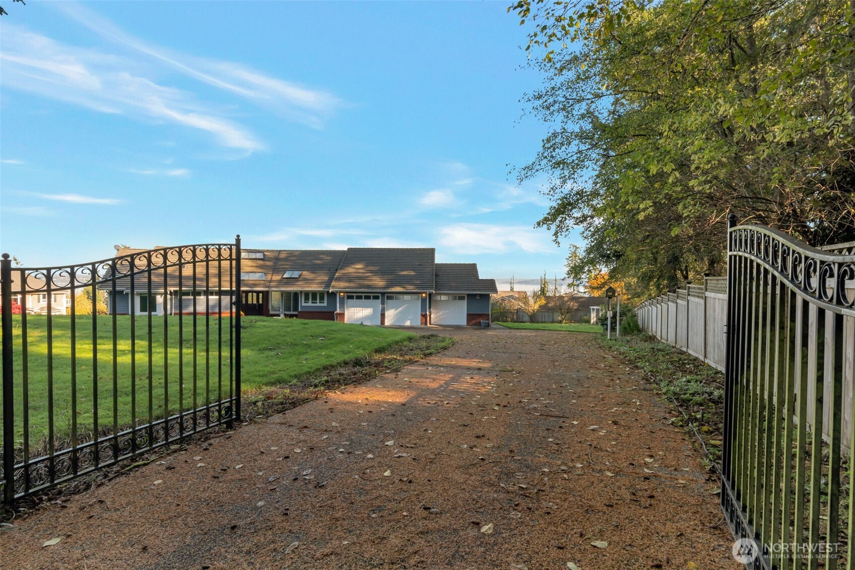 Clinton, Washington, 98236, United States, 4 Bedrooms Bedrooms, ,3 BathroomsBathrooms,Residential,For Sale,1990497