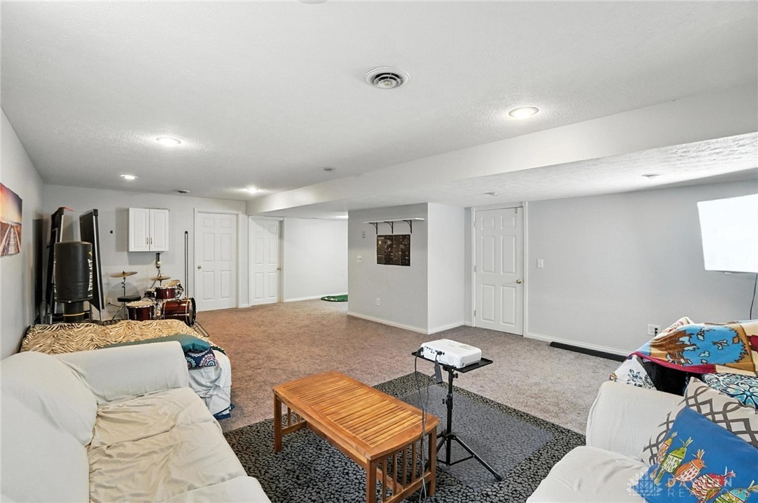 Dayton, Ohio, 45458, United States, 4 Bedrooms Bedrooms, ,4 BathroomsBathrooms,Residential,For Sale,1875068