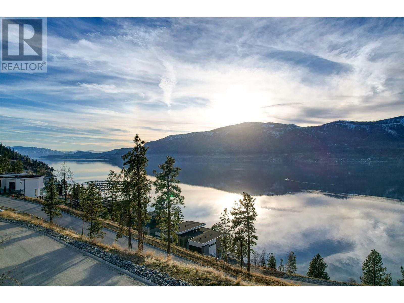 KELOWNA, British Columbia, V4V 1N4, CA, 4 Bedrooms Bedrooms, ,3 BathroomsBathrooms,Residential,For Sale,1859921