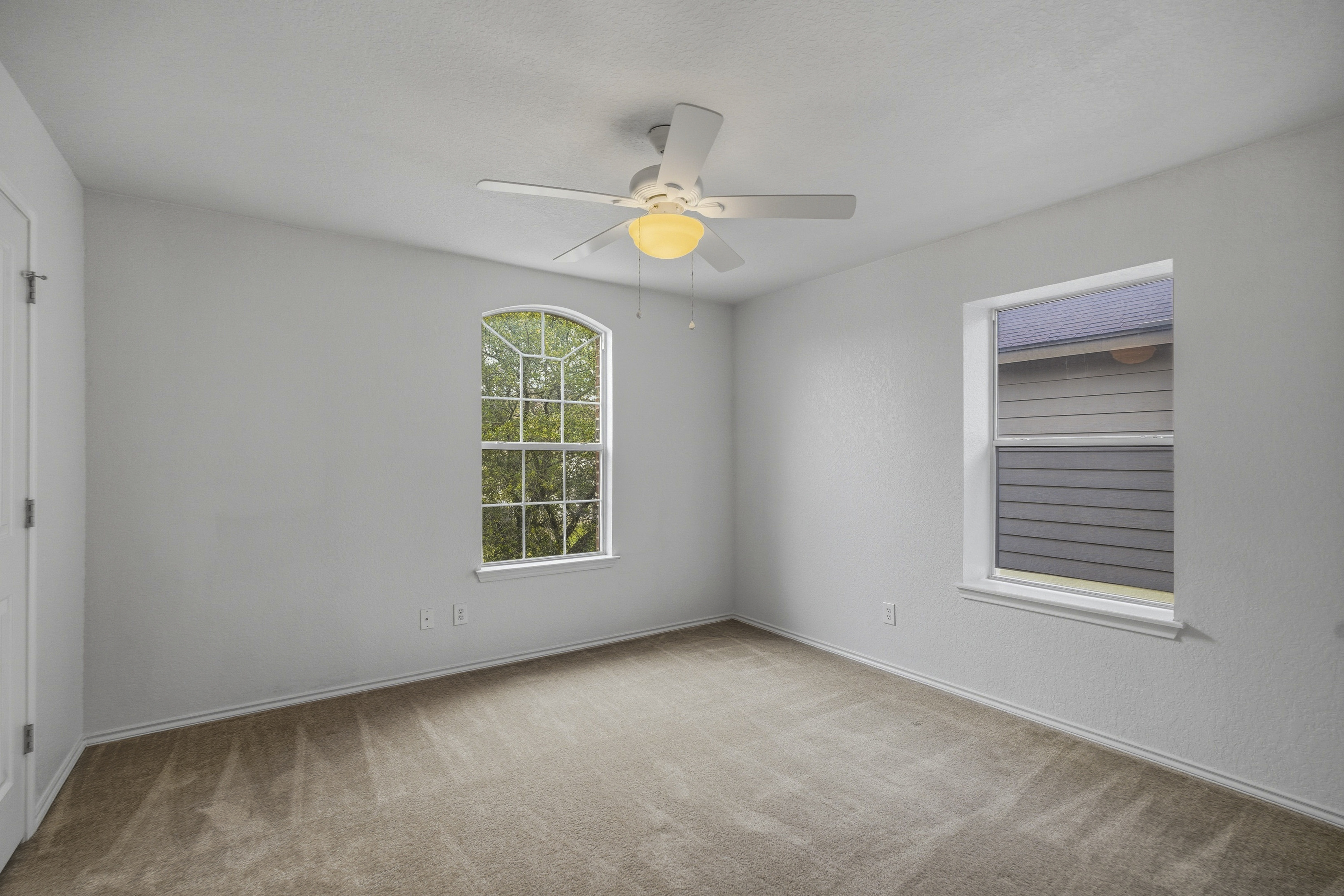  Serene Four Bedroom Home Backing to Greenbelt - 物件實景