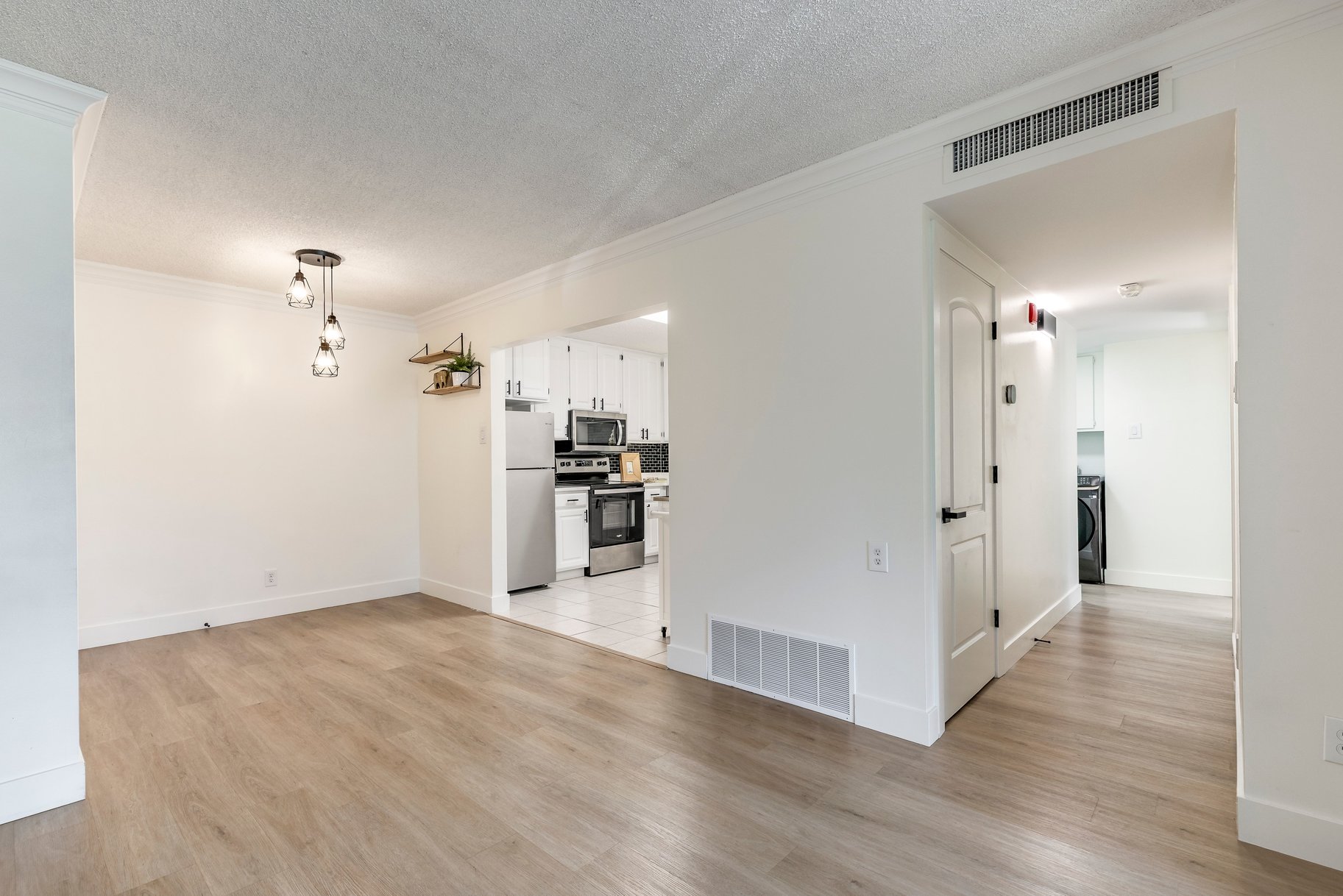  Downtown Main-Level Condo with Prime Location & Private Patio - 物件實景