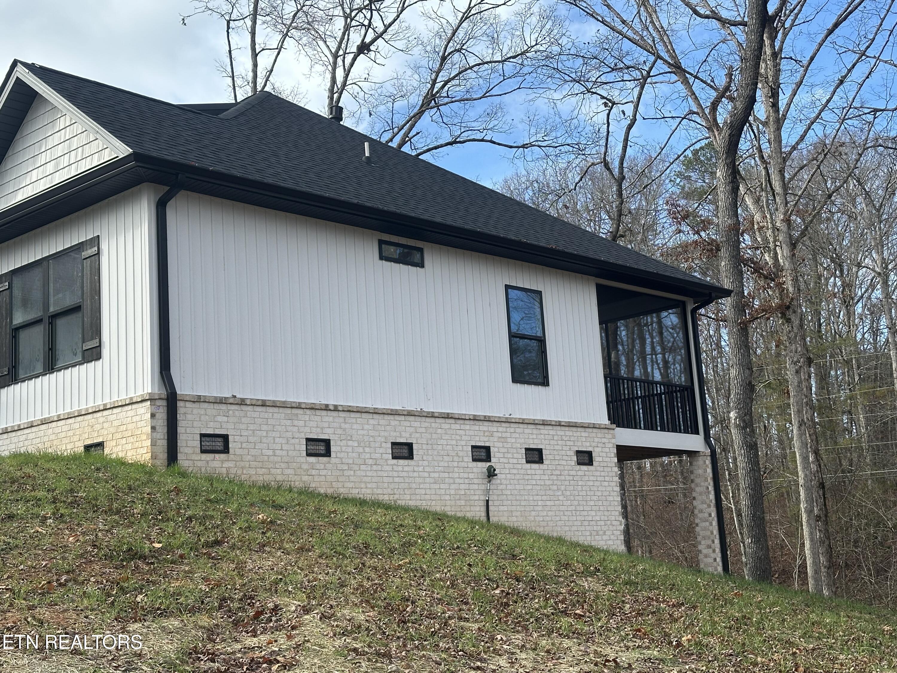 Loudon, Tennessee, 37774, United States, 4 Bedrooms Bedrooms, ,3 BathroomsBathrooms,Residential,For Sale,1981899